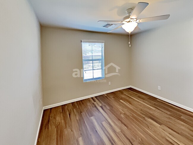 Building Photo - 20762 W Thomas Rd