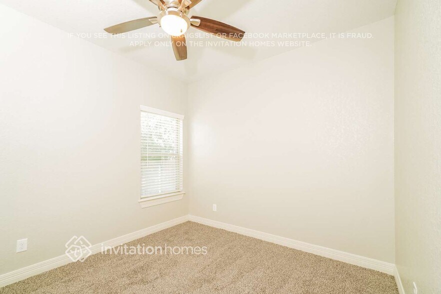 Building Photo - 1099 Pelican Pl