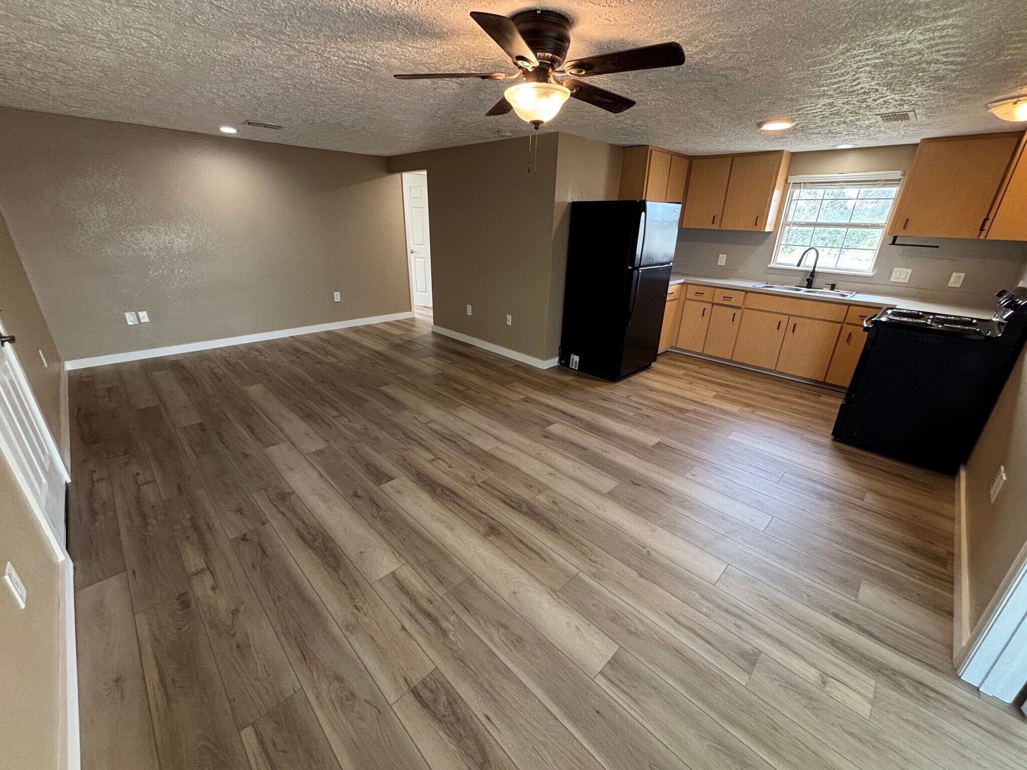 Building Photo - 1225 W Pierce St