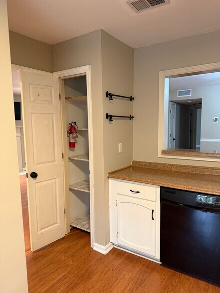 Building Photo - 1394 N Crossing Dr NE