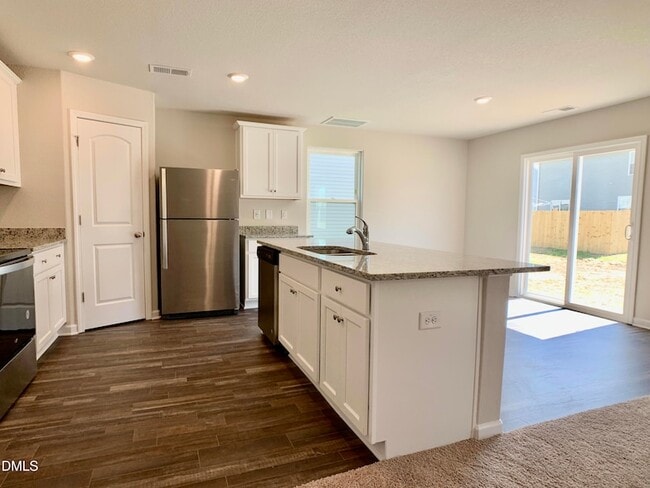 Building Photo - 213 Brisk Dr