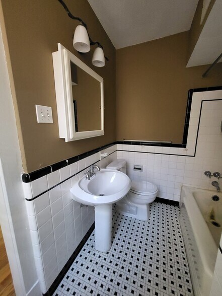 Building Photo - 41 S McLean Blvd