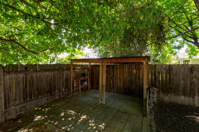 Building Photo - 1230 N Cabrillo Ave