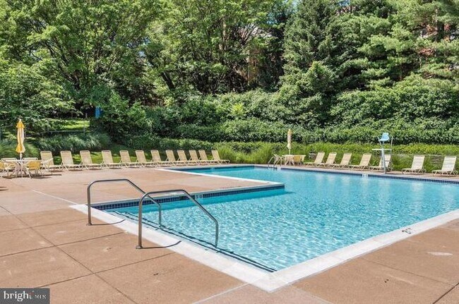 Building Photo - 2100 Langston Blvd.