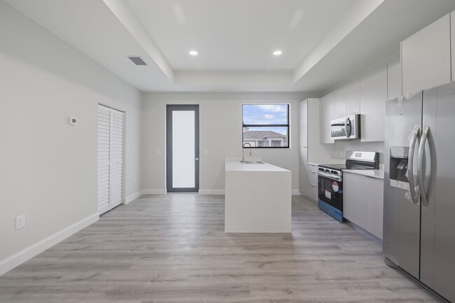 Building Photo - 3216 53rd St W