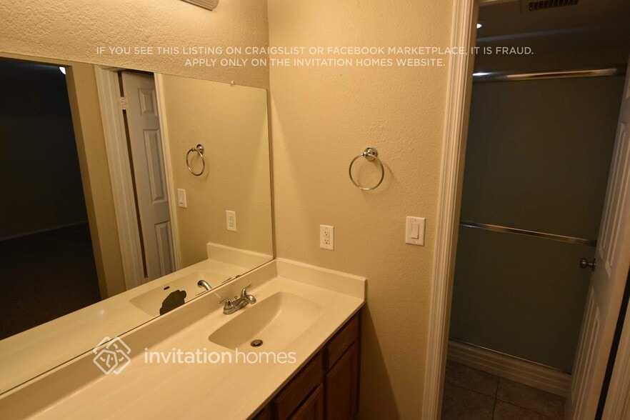 Building Photo - 5604 W Garden Dr