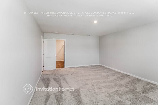 Building Photo - 828 Pebble Blvd