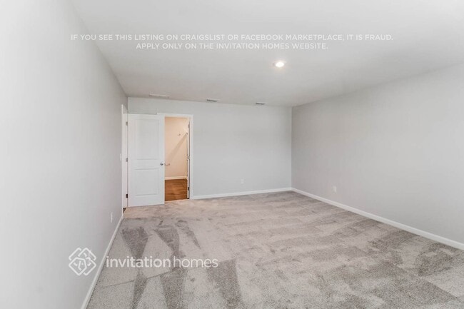 Building Photo - 913 Pebble Blvd