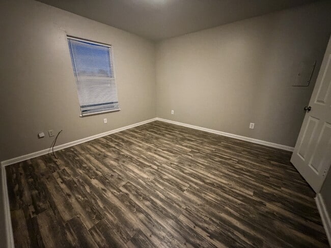 Building Photo - 205 Windward St