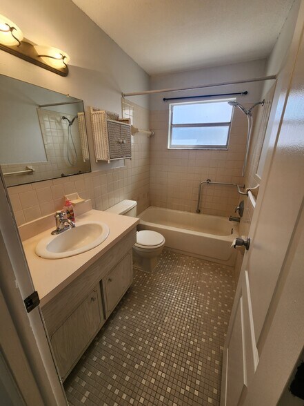 Bath - 4851 Euclid Ave