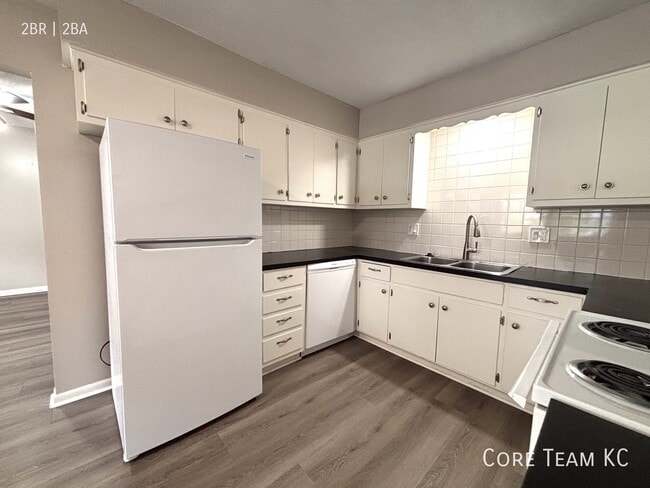 Building Photo - 4723 Mercier St