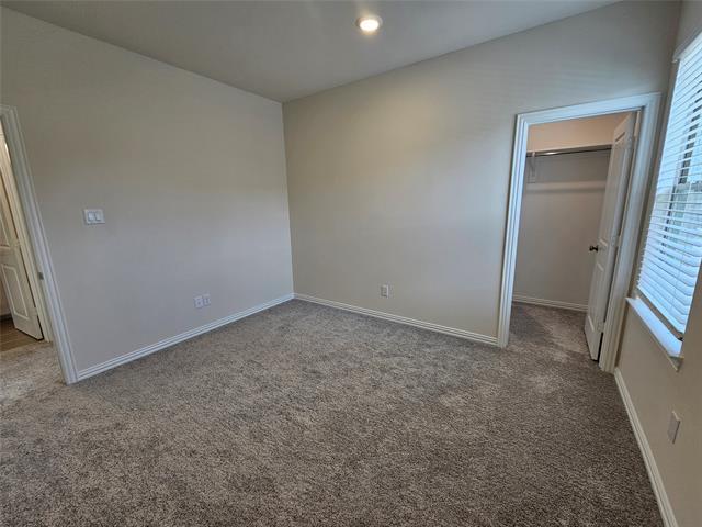 Building Photo - 2800 Jacaranda Dr