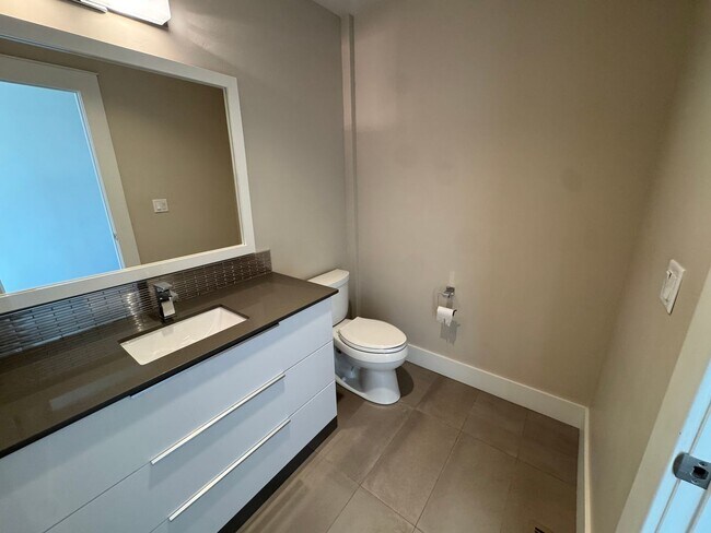 Building Photo - Perfect Sloan Lake Home with all the features and great views