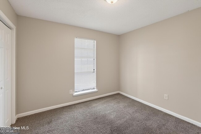 Building Photo - 3016 Mistletoe Ave