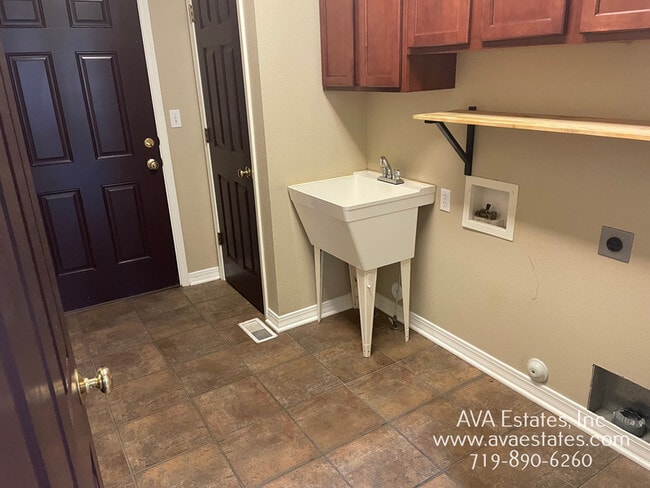 Building Photo - 1705 Aquila Dr