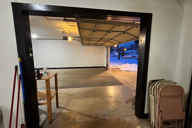 Building Photo - Rare, Must See Rambler in Cottage Grove