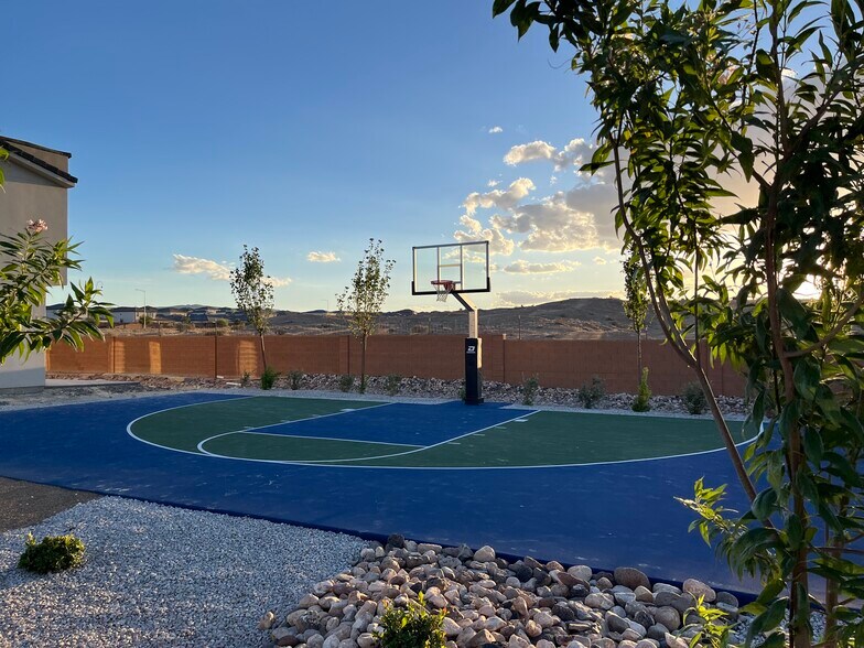 Basketball court - 5643 S Duel Ln