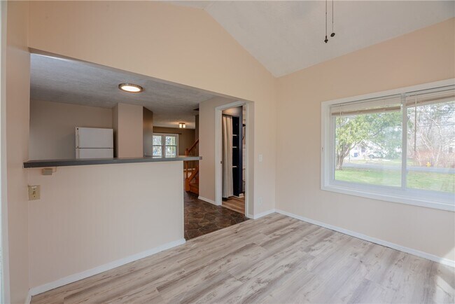 Building Photo - 133 River Meadow Dr