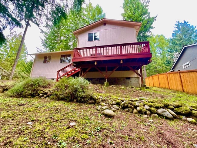 Building Photo - Beautiful 3 Bedroom, 2.5 Bath Home in Gated Clearwood Community!