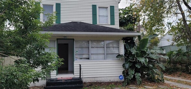 Primary Photo - 1410 Illinois St