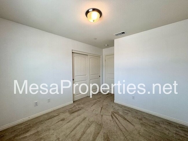 Building Photo - 12302 Del Sur St