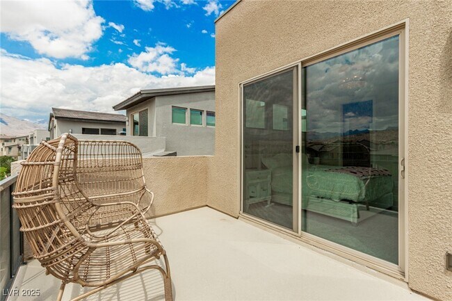 Building Photo - 11297 Gravitation Dr
