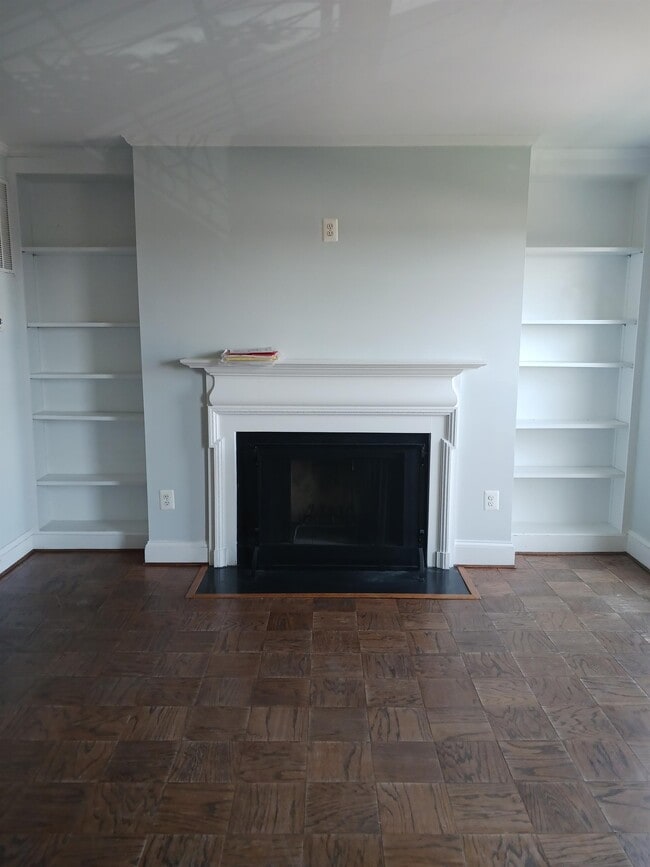 Building Photo - 1670 Beekman Pl NW