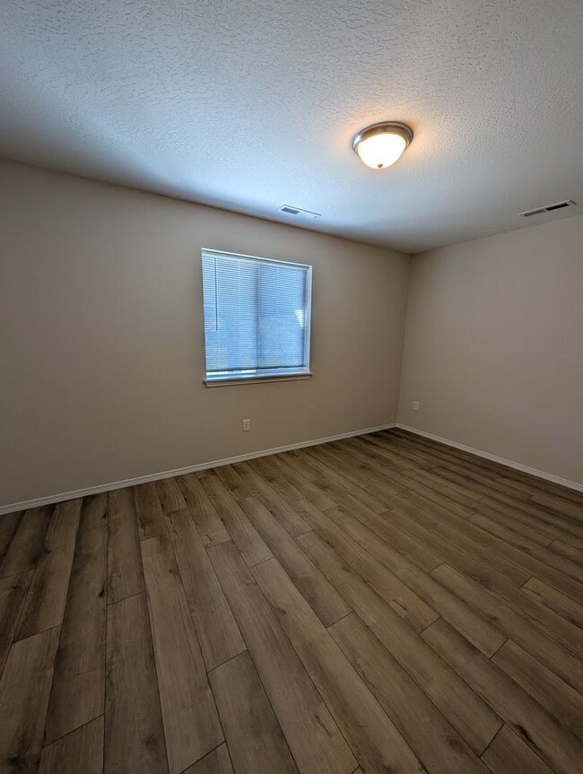 Building Photo - King-PM-026-0273-9348
