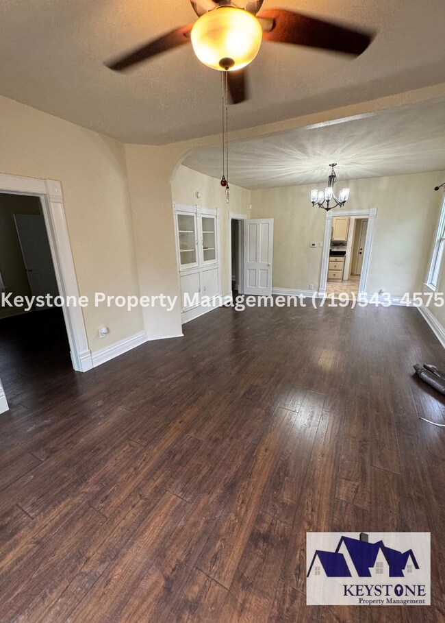Building Photo - Charming Pet Friendly House 2 Bedroom/1.5 ...