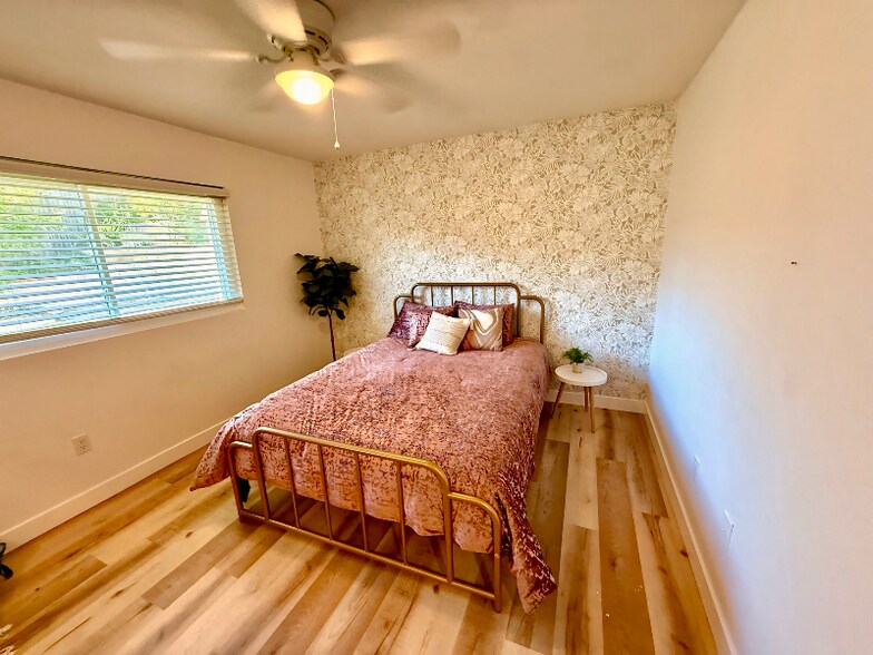 Building Photo - 942 Ruby Dr