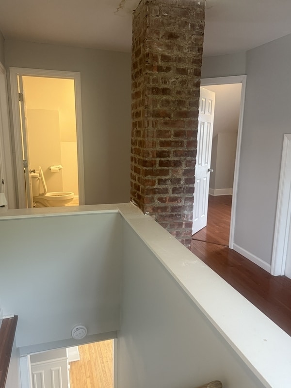 Building Photo - 14 Woodside Ave