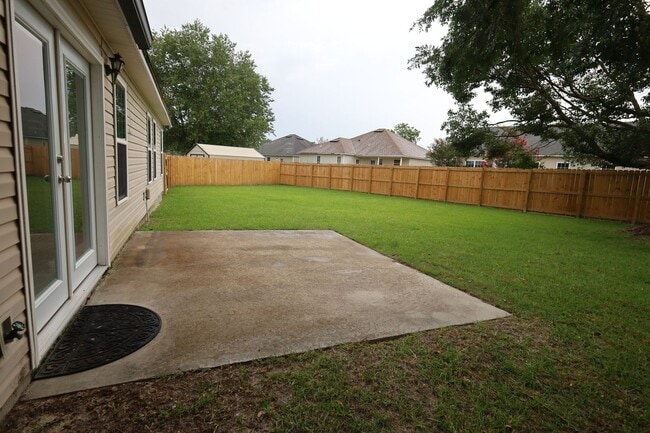 Building Photo - 3658 Linden Cir