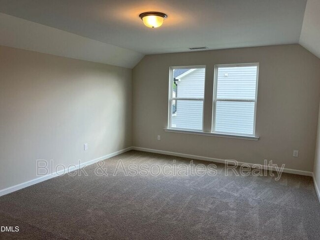 Building Photo - 262 Streamliner Blvd