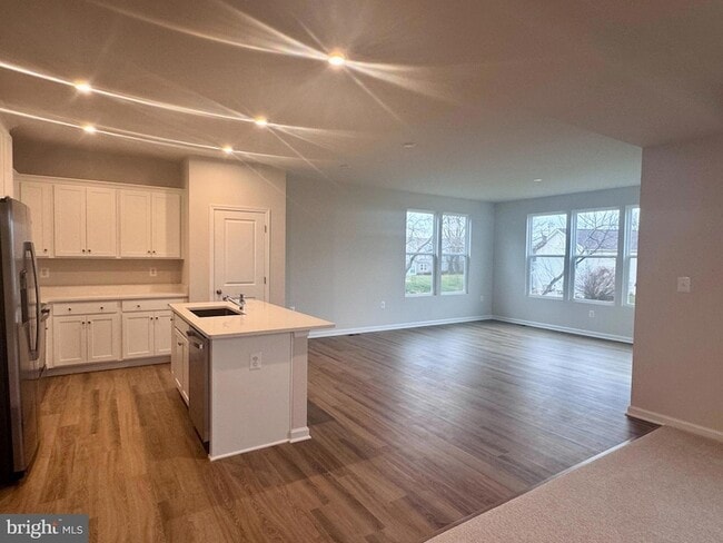 Building Photo - 37 Taft Ave