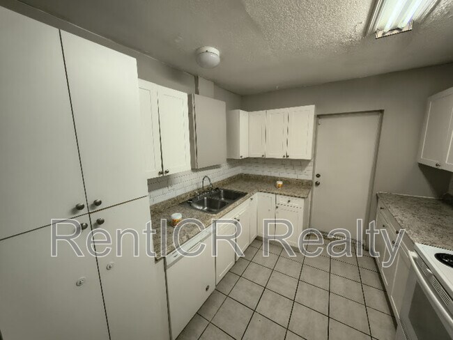 Building Photo - 1708 Azalea Ct
