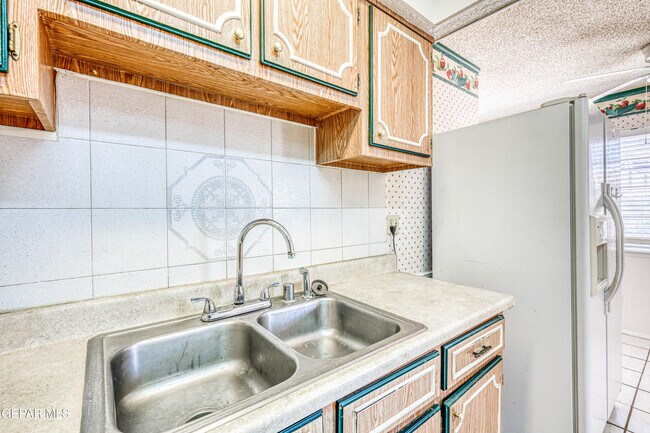 Building Photo - 3008 Gaston Dr