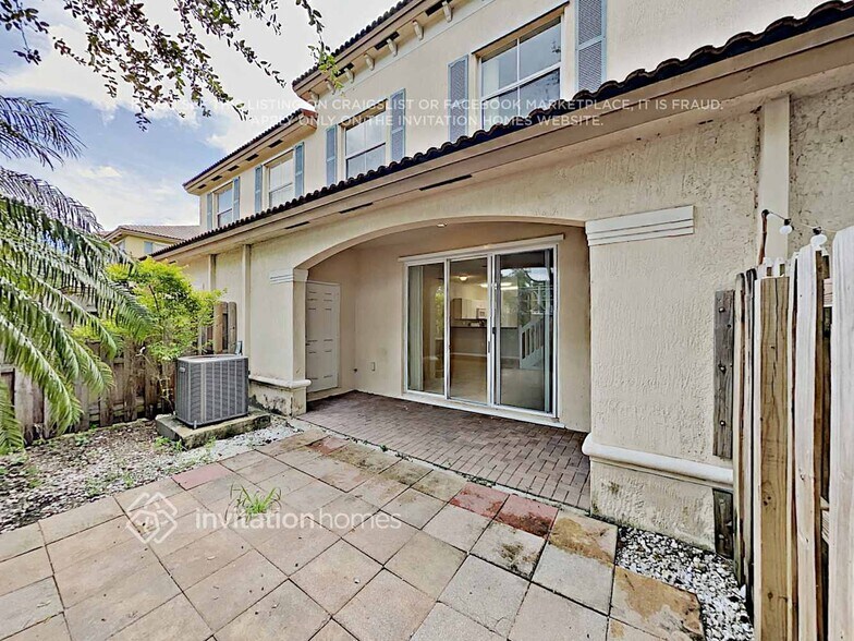 Building Photo - 15275 SW 88th Terrace