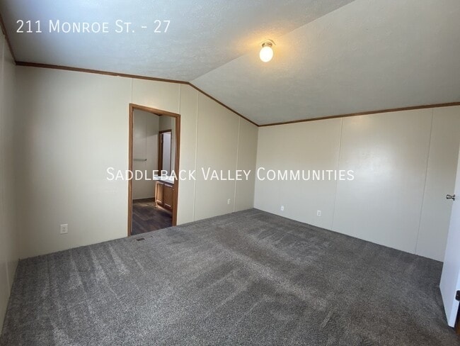 Building Photo - 211 Monroe St