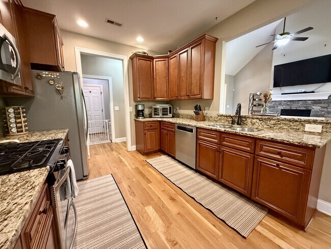 Building Photo - 476 Clearwater Harbor
