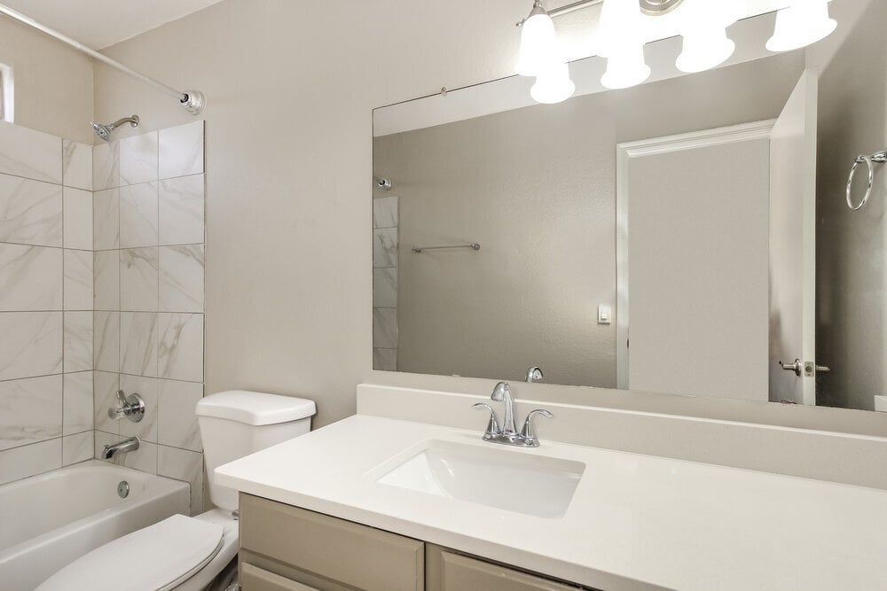 Building Photo - 10012 N 66th Dr