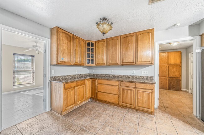 Building Photo - 1318 55th St