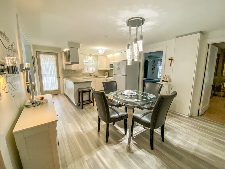 Building Photo - 210 Mount Vernon Ave