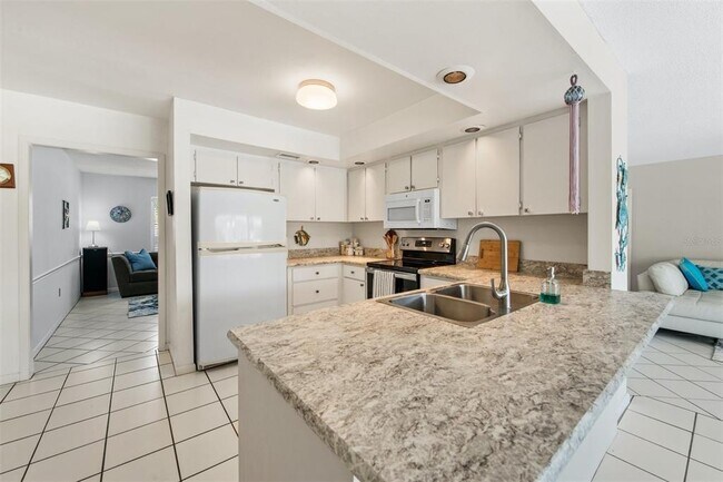 Building Photo - 614 Gladstone Ln