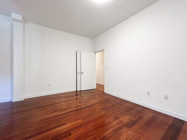 Building Photo - 605 W 137th St