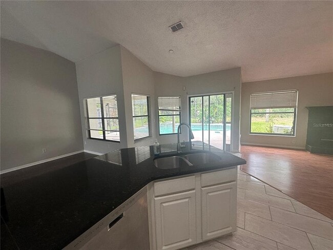 Building Photo - 929 Rosinia Ct