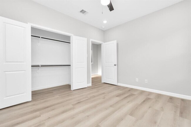 Building Photo - 2347 Hoskins Dr