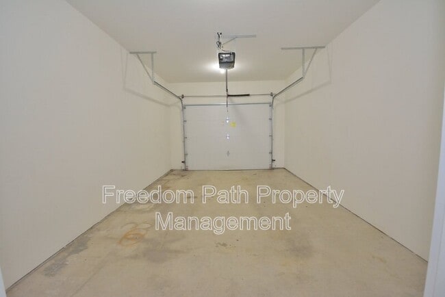 Building Photo - 316 Ashlin Ct