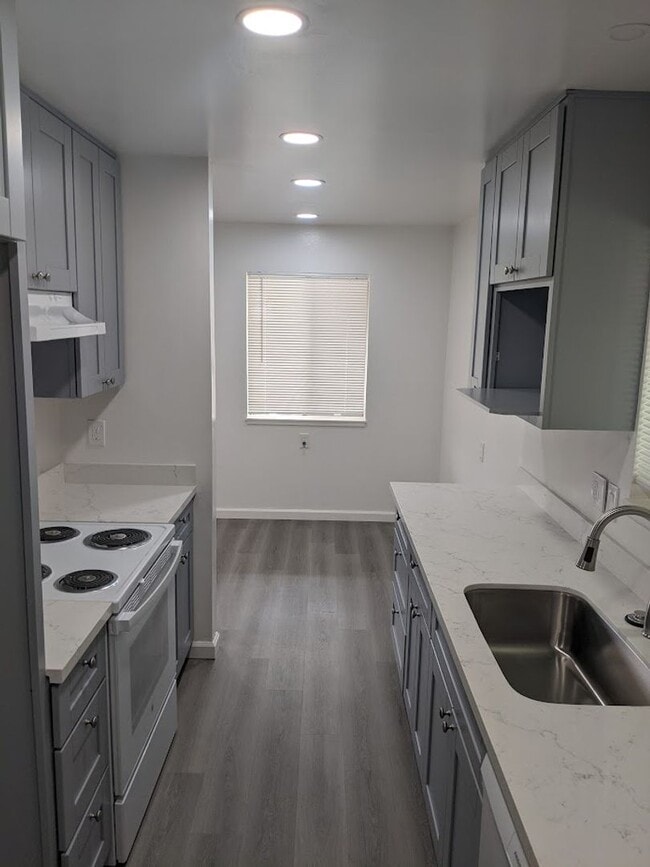 Building Photo - SANTA CLARA - updated 4 bedroom home