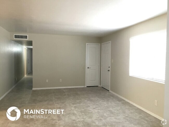 Building Photo - 2561 W Virginia St