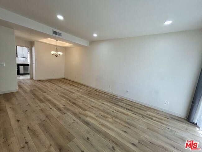 Building Photo - 5145 Yarmouth Ave